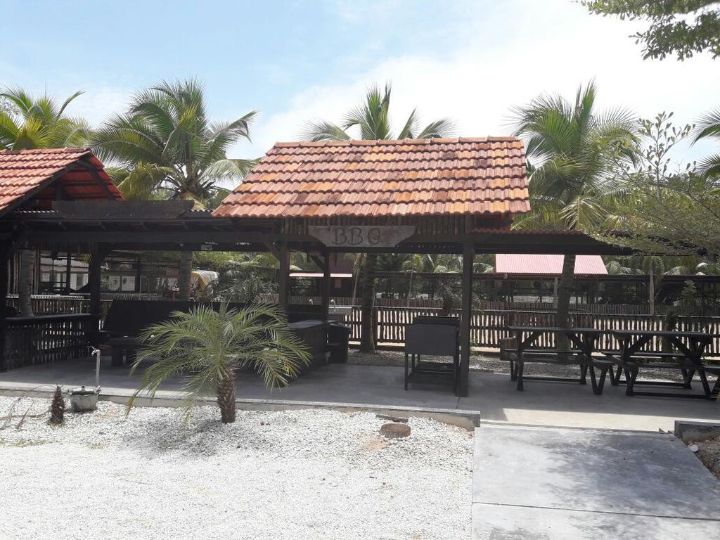 Hs Farm Waterpark Hotel Muar Eksteriør billede